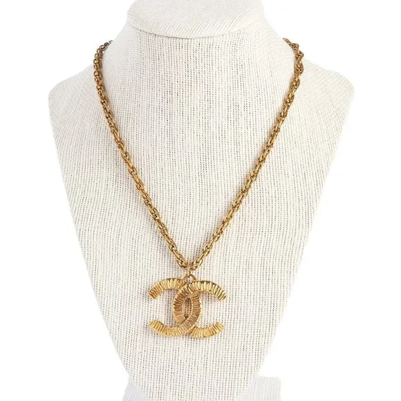 Authentic CHANEL Necklace, Vintage Chanel Necklace, Chanel CC Necklace - Picture 5 of 10